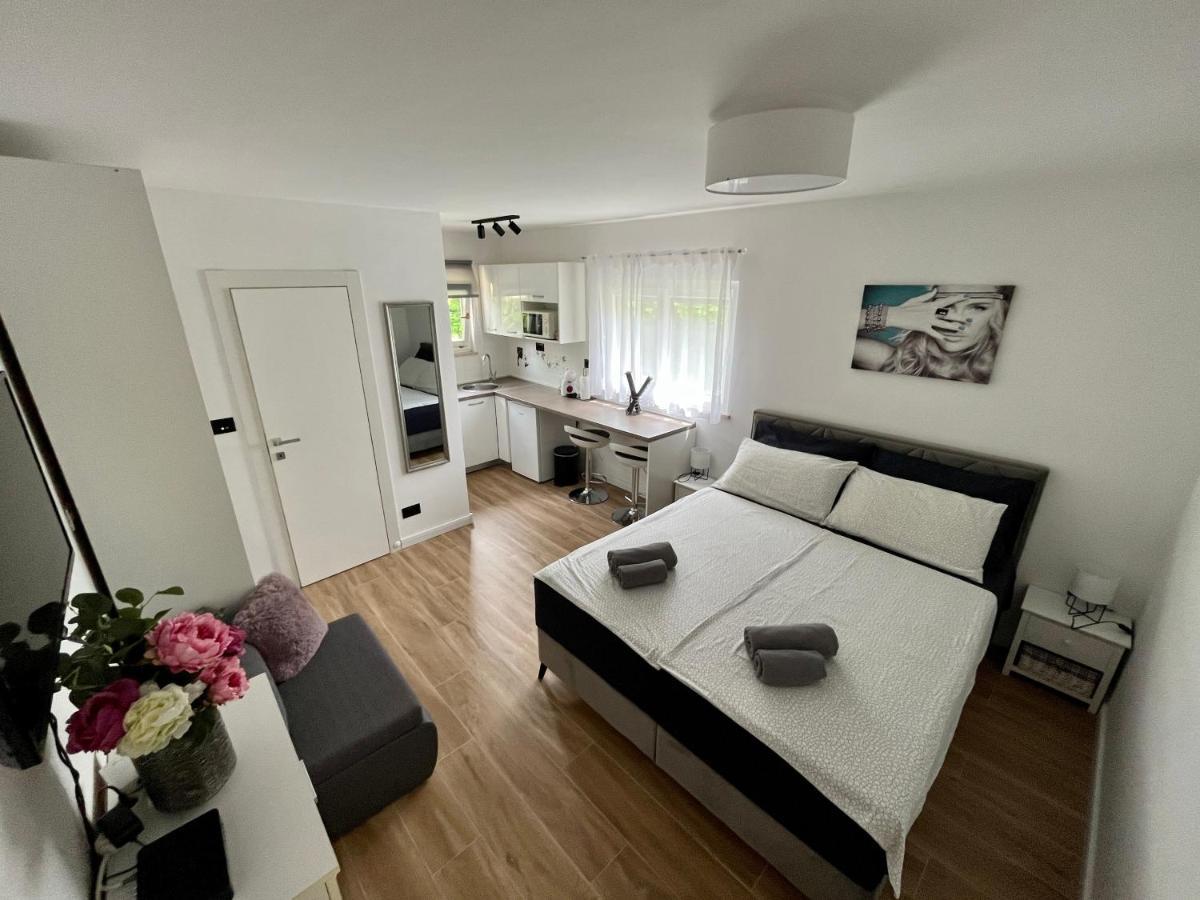 Apartmani Esmeralda Rovinj Ngoại thất bức ảnh