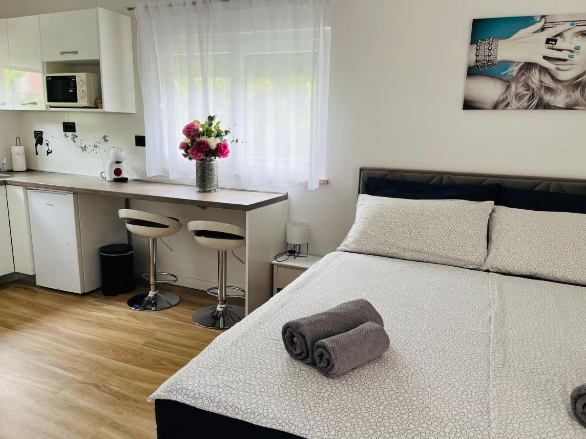 Apartmani Esmeralda Rovinj Ngoại thất bức ảnh